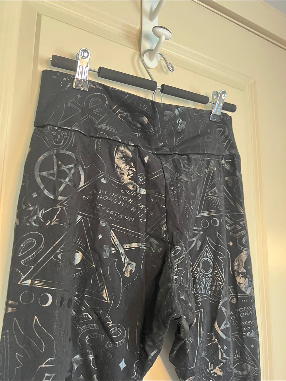 Killstar Grave Leggings - Picture 6 of 7